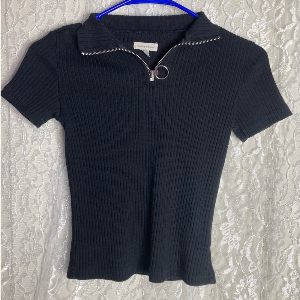 Y2K Silence and noise urban outfitters black zip up crop top